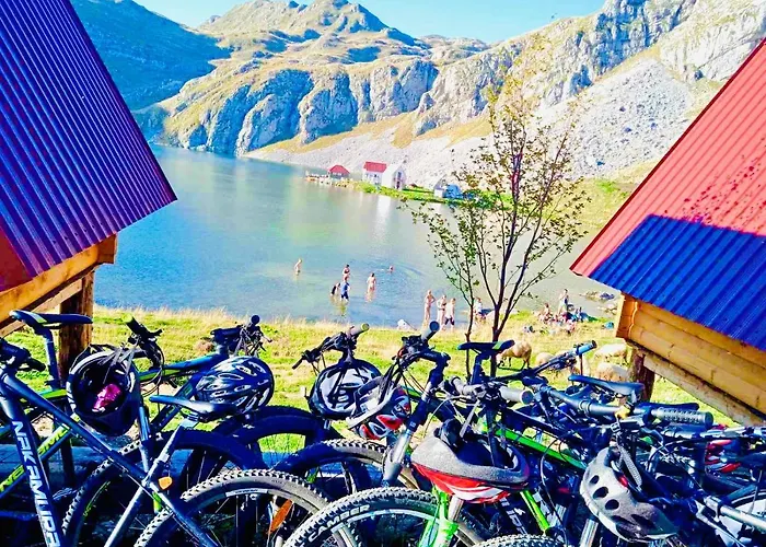 Bed and breakfast Kapetanovo Jezero Bungalov *