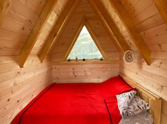 Kapetanovo Jezero Bungalov Bed and breakfast *