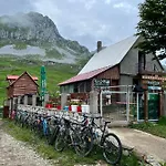 Kapetanovo Jezero Bungalov Bed & Breakfast Podgorica