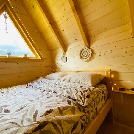 Bed & Breakfast Kapetanovo Jezero Bungalov *
