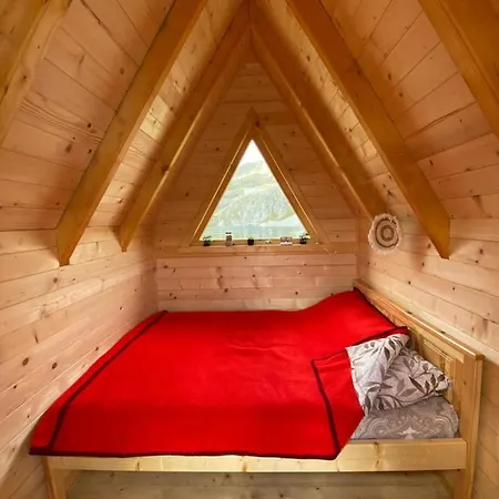 Kapetanovo Jezero Bungalov Bed & Breakfast *