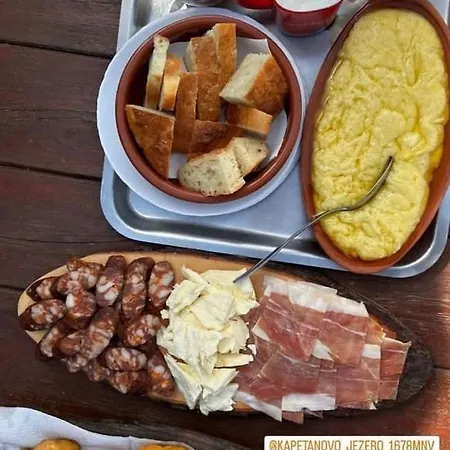 Bed & Breakfast Kapetanovo Jezero Bungalov